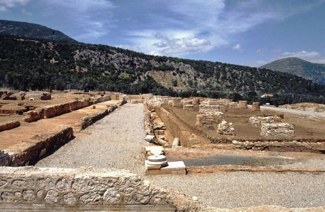 Η έπαυλη του Ηρώδη του Αττικού, κοντά στη Μονή Λουκούς